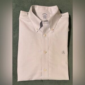 Brooks Brothers Men's Light Light Blue Button-Down Shirt, Size: L. (6006)